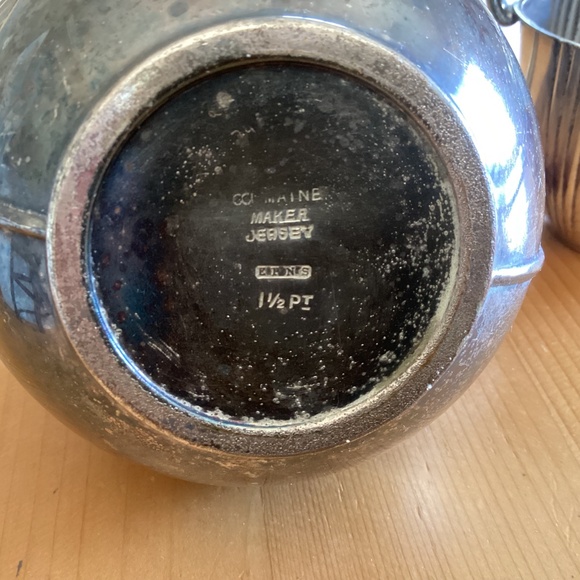 Vintage silver or silver plated? Creamer, sugar bowl, and teapot - WM Roger’s - Picture 7 of 16